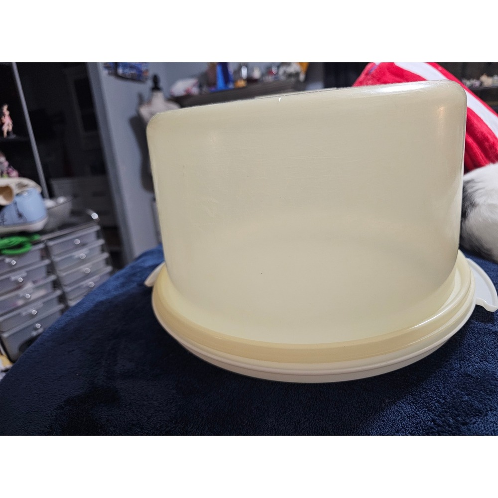 Vintage Tupperware Round Cake Taker Carrier Sheer White Domed Lid 1256 1257